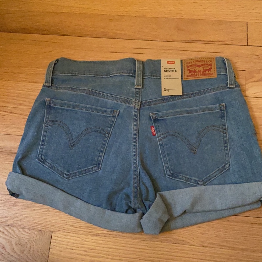Cuffed Levi shorts light wash mid rise denim - Picture 2 of 3